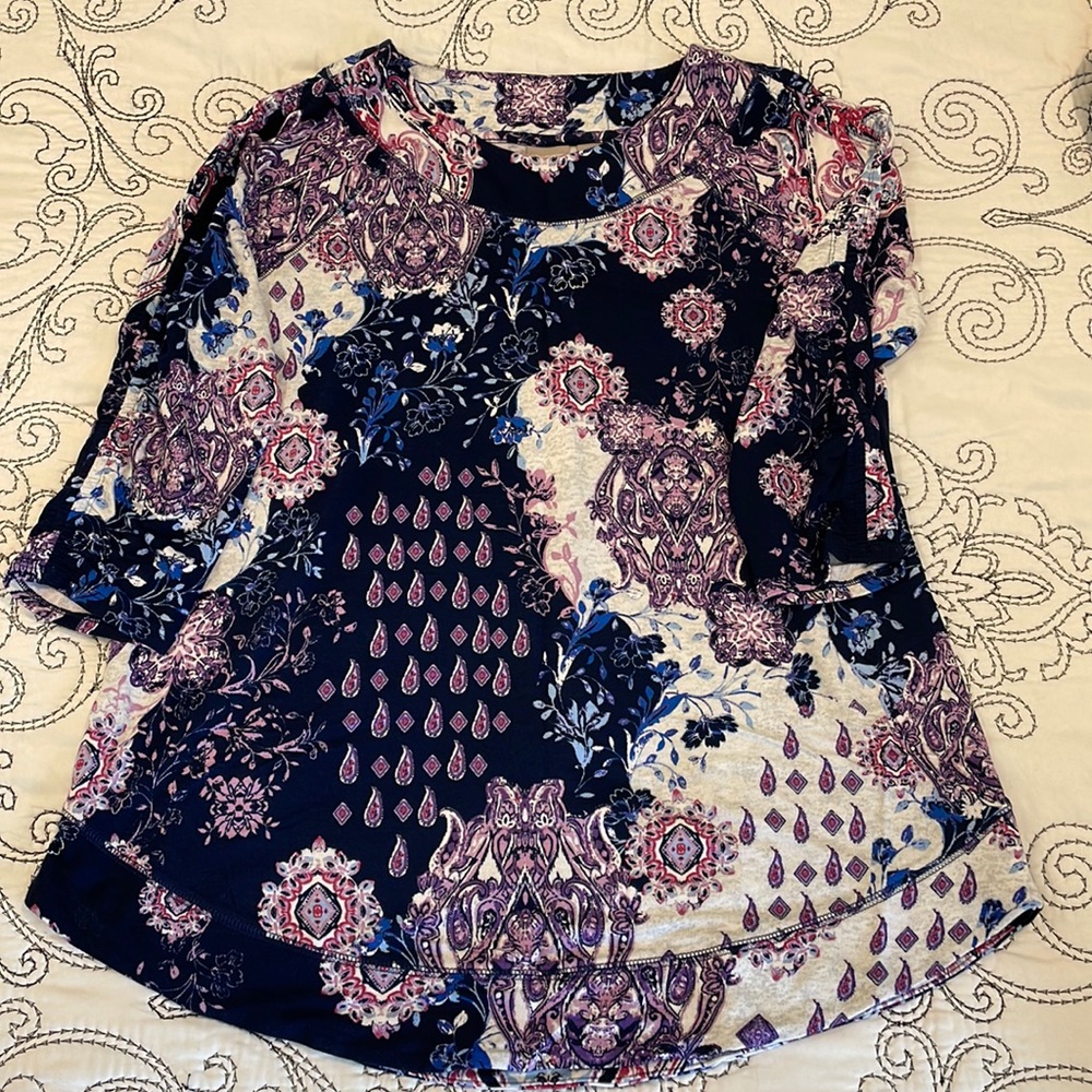 Multicolored Tunic with Three-Quarter Length Sleeves.